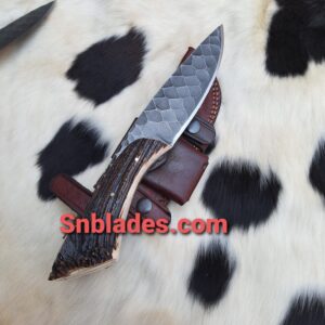 Custom made crobin steel Hunting knife